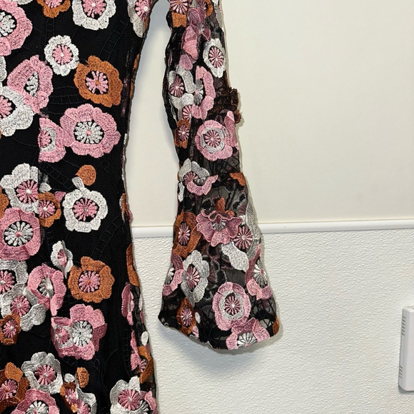 French Connection Lace Astrida 3D Embroidered Floral Mod XS Eur Black Size 4 US - Picture 10 of 16